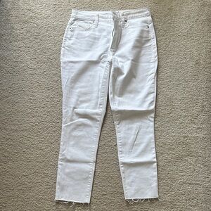 Women’s white high rise skinny crop jeans